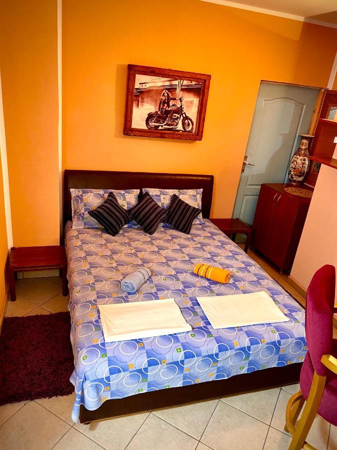 Vila Duricic 300M Od Mora Hotel Thenovici Exterior photo
