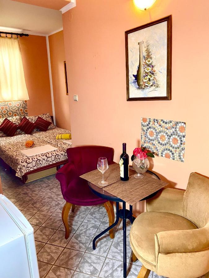 Vila Duricic 300M Od Mora Hotel Thenovici Exterior photo