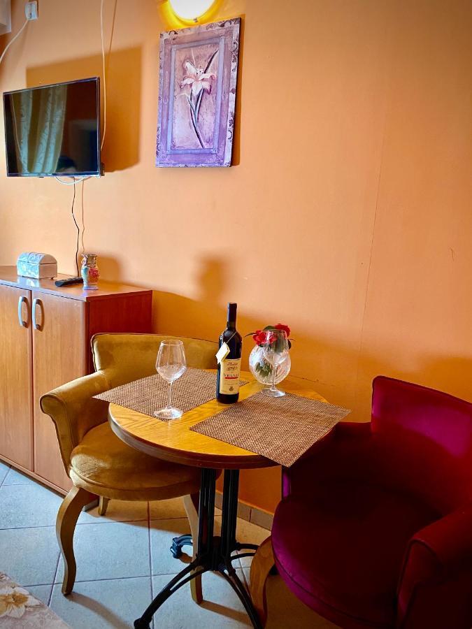 Vila Duricic 300M Od Mora Hotel Thenovici Exterior photo