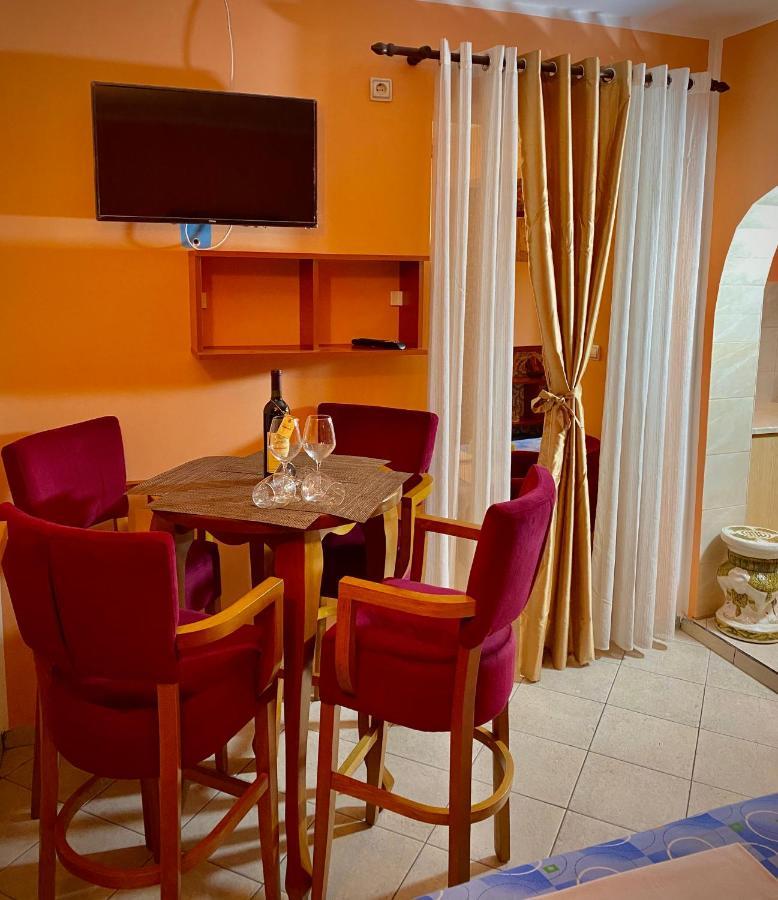 Vila Duricic 300M Od Mora Hotel Thenovici Exterior photo